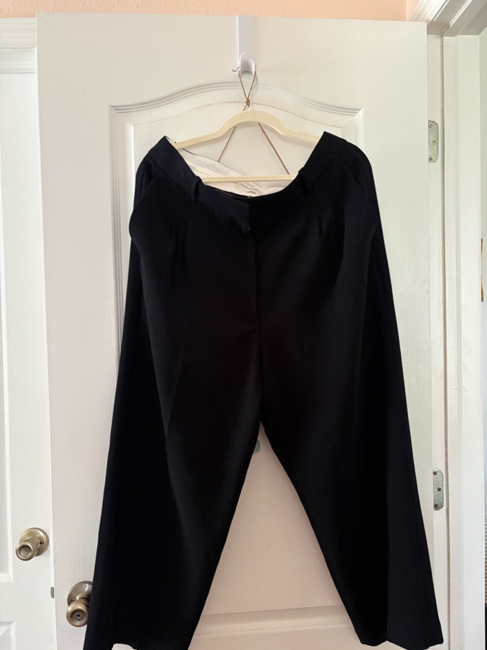 Aritzia cropped effortless pant